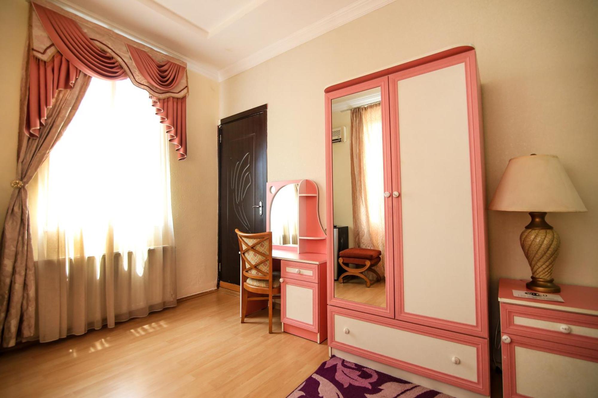 Georgian Palace Tiflis Dış mekan fotoğraf